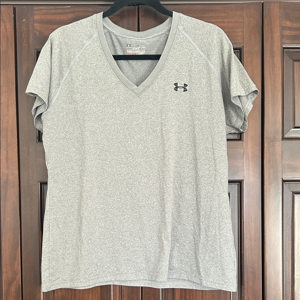Under Armour Women's Heather Gray V-Neck Tee, Size XL